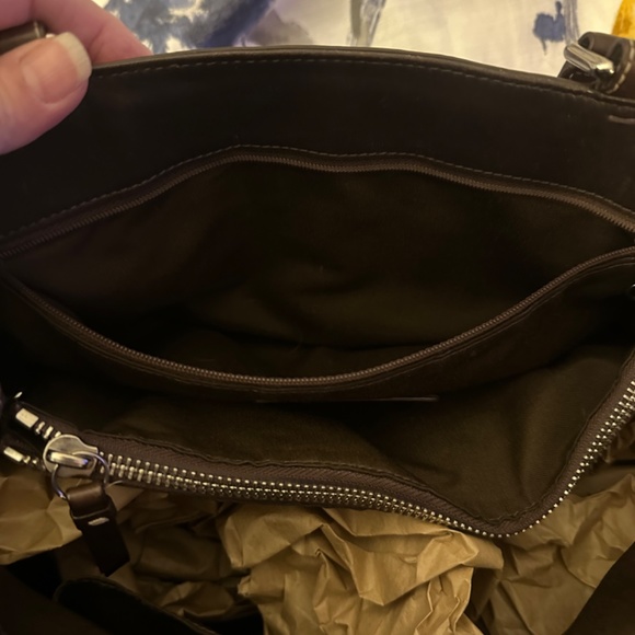 COACH Hampton Signature Collection Magenta STYLE F13022 - Picture 12 of 15